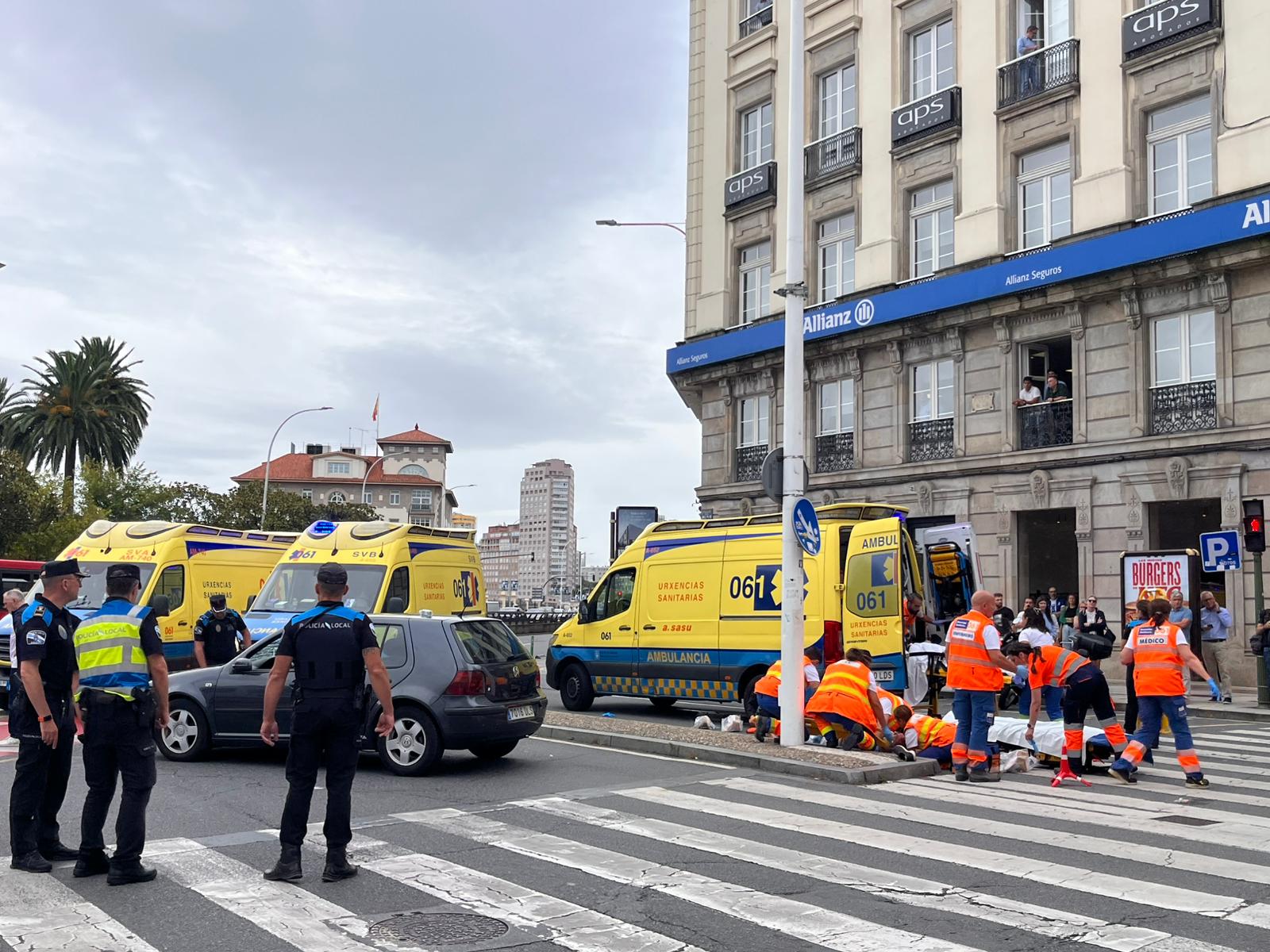 Seis heridos por atropello múltiple en el paso de peatones de la coruñesa Plaza de Mina Seis heridos por atropello múltiple en el paso de peatones de la coruñesa Plaza de Mina