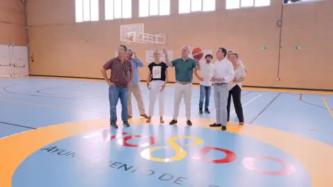 El alcalde de Sevilla, José Luis Sanz, en el pabellón del Centro Deportivo Pino Montano. - AYUNTAMIENTO DE SEVILLA. El alcalde de Sevilla, José Luis Sanz, en el pabellón del Centro Deportivo Pino Montano. - AYUNTAMIENTO DE SEVILLA.