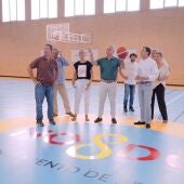 El alcalde de Sevilla, José Luis Sanz, en el pabellón del Centro Deportivo Pino Montano. - AYUNTAMIENTO DE SEVILLA.