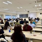 Alumnos durante un examen MIR