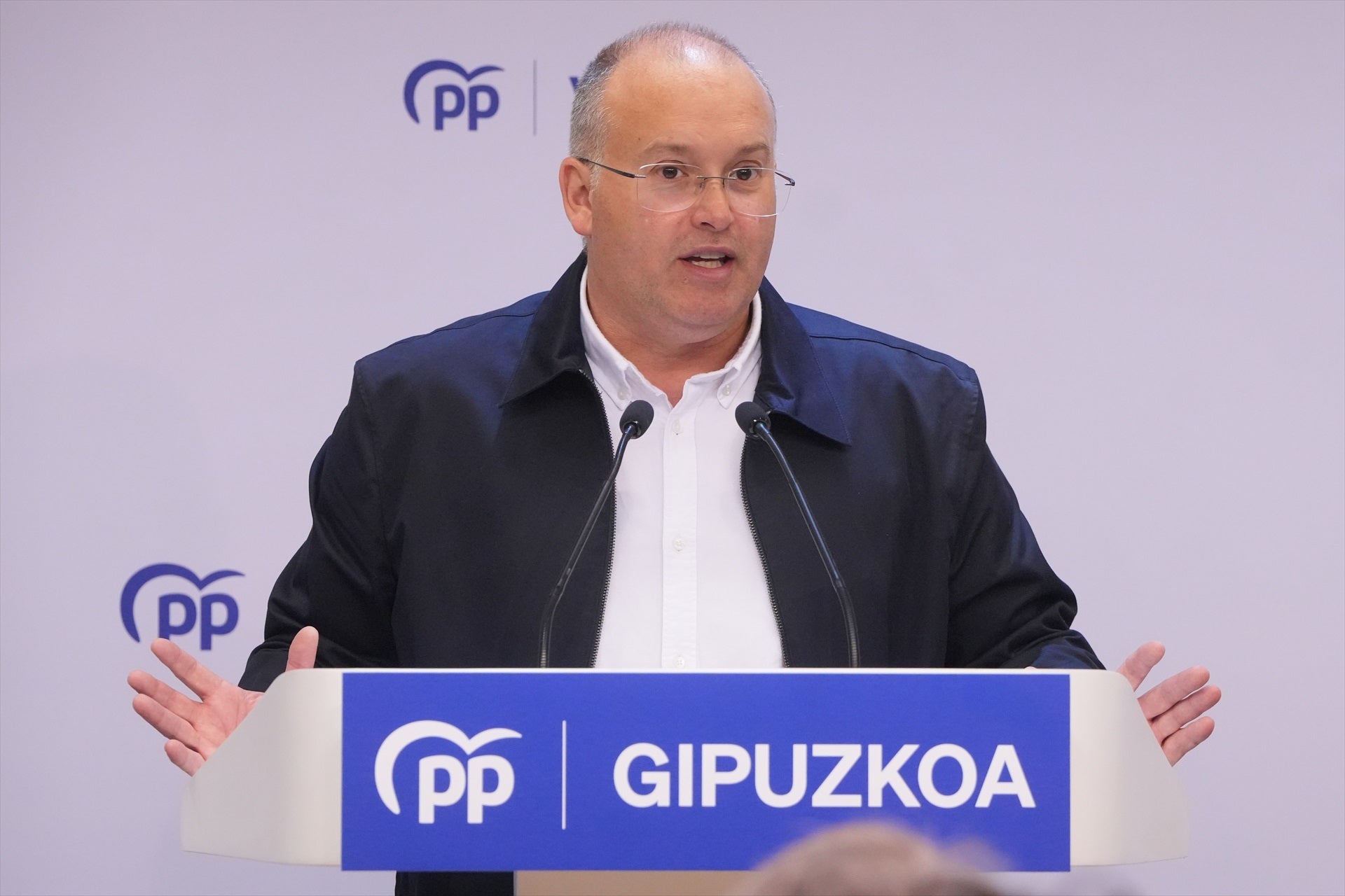 Tellado llama a sumarse al "tsunami democrático de la dignidad" del PP para acabar con "el Gobierno de la inoperancia" Tellado llama a sumarse al "tsunami democrático de la dignidad" del PP para acabar con "el Gobierno de la inoperancia"