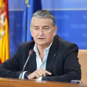El consejero de la Presidencia, Interior, Diálogo Social y Simplificación Administrativa de la Junta de Andalucía, Antonio Sanz, en rueda de prensa. (Foto de archivo). - Joaquin Corchero - Europa Press