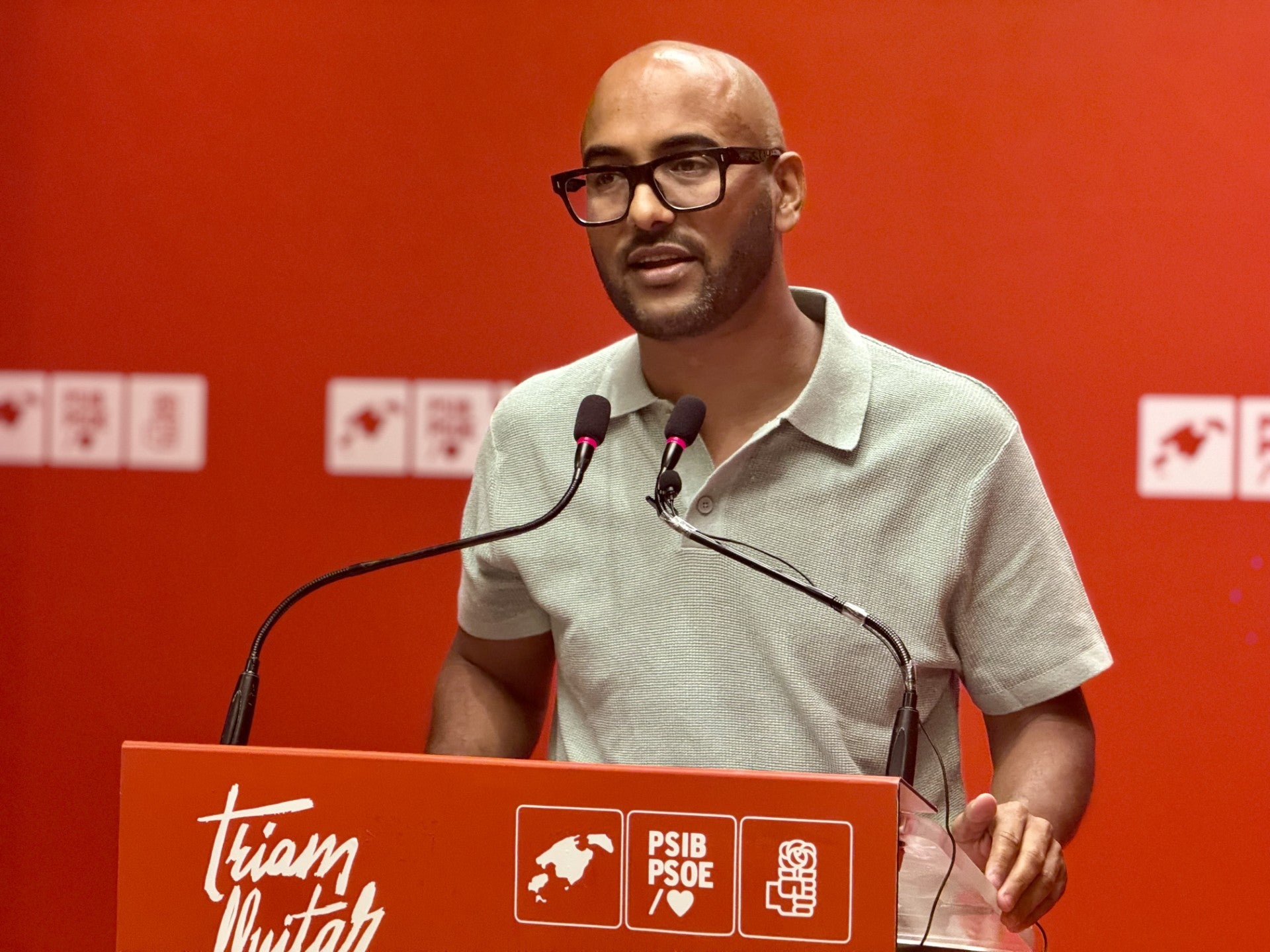 El PSIB acusa a Prohens de oponerse al reparto de menores migrantes para "competir en odio y racismo con Vox" El PSIB acusa a Prohens de oponerse al reparto de menores migrantes para "competir en odio y racismo con Vox"