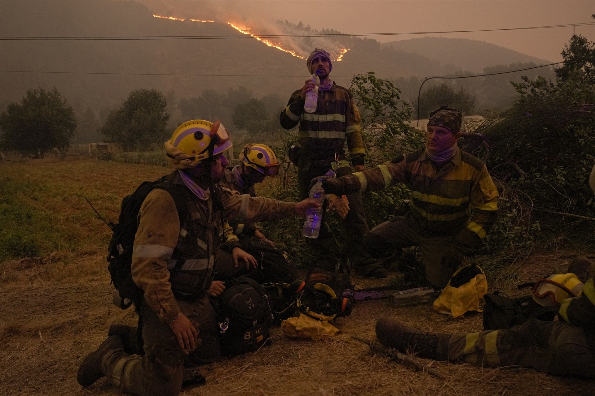 Galicia convoca oposiciones para bomberos forestales: requisitos, fechas y exámenes Galicia convoca oposiciones para bomberos forestales: requisitos, fechas y exámenes