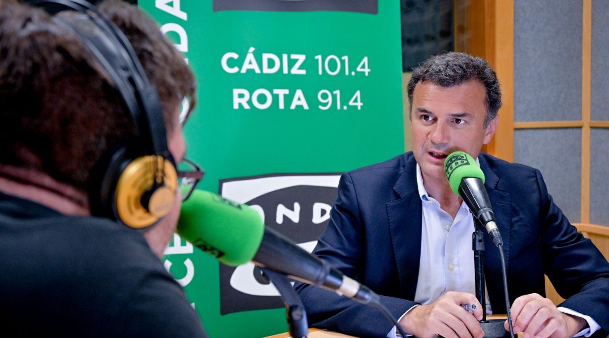 Bruno García acusa de "cínicos" a los grupos políticos que se quejan del pliego de los autobuses Bruno García acusa de "cínicos" a los grupos políticos que se quejan del pliego de los autobuses