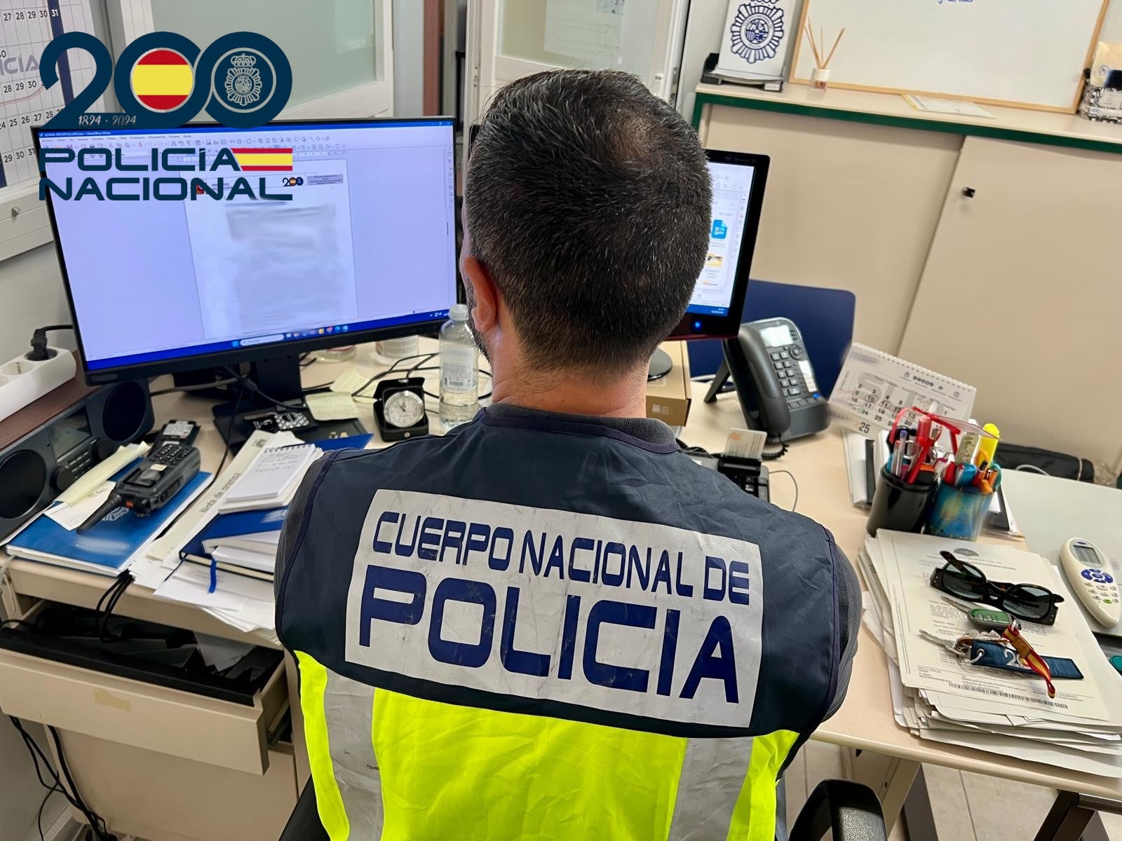 La Policía Nacional imputa a dos menores por manipular fotografías con IA que dejaban desnudas a cinco chicas La Policía Nacional imputa a dos menores por manipular fotografías con IA que dejaban desnudas a cinco chicas