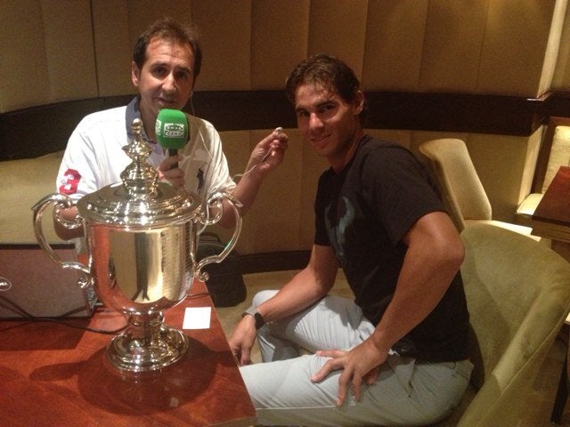 Rafa Nadal: "Enhorabuena a Paco Muñoz por sus 25 años en Onda Cero y gracias por el buen trato de siempre" Rafa Nadal: "Enhorabuena a Paco Muñoz por sus 25 años en Onda Cero y gracias por el buen trato de siempre"