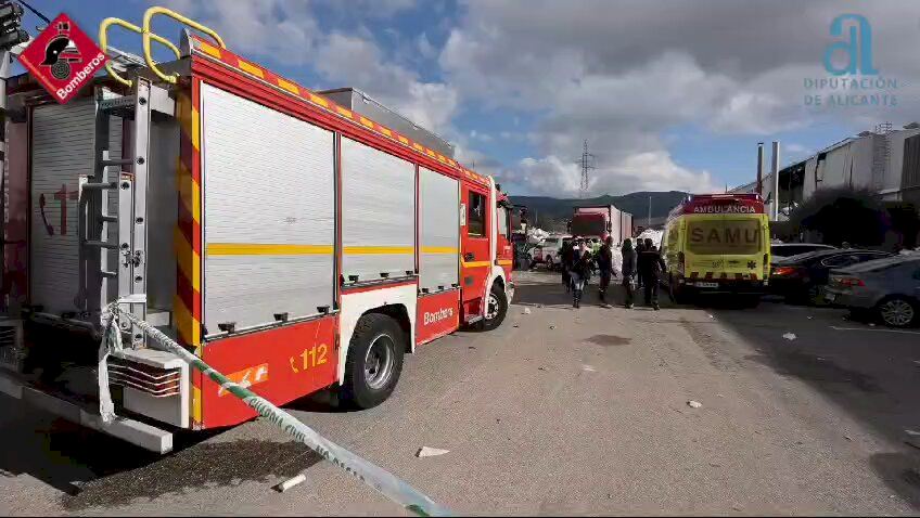 Una explosión en Pirotecnia Ferrández de Redován deja un trabajador fallecido Una explosión en Pirotecnia Ferrández de Redován deja un trabajador fallecido