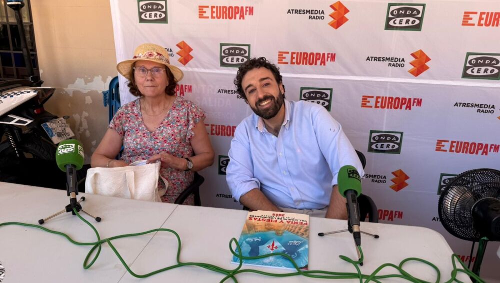 Anastasia Pérez, cortadora, y Fran Peinado, concejal de Cultura y Turismo de Villanueva de los Infantes