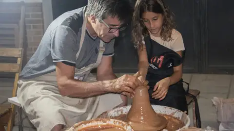 Un festival en Villanueva de la Serena busca dar visibilidad este viernes al trabajo de los artesanos Un festival en Villanueva de la Serena busca dar visibilidad este viernes al trabajo de los artesanos