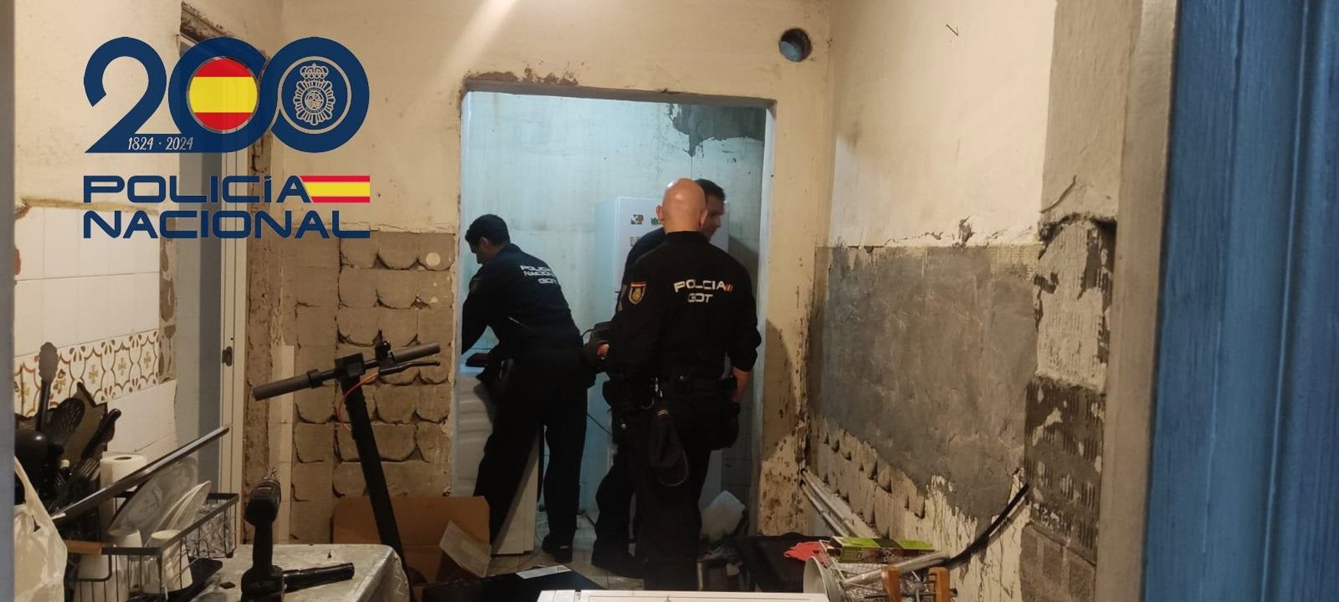 Seis detenidos tras caer una organización por robos en el interior de viviendas de Sevilla y Badajoz Seis detenidos tras caer una organización por robos en el interior de viviendas de Sevilla y Badajoz