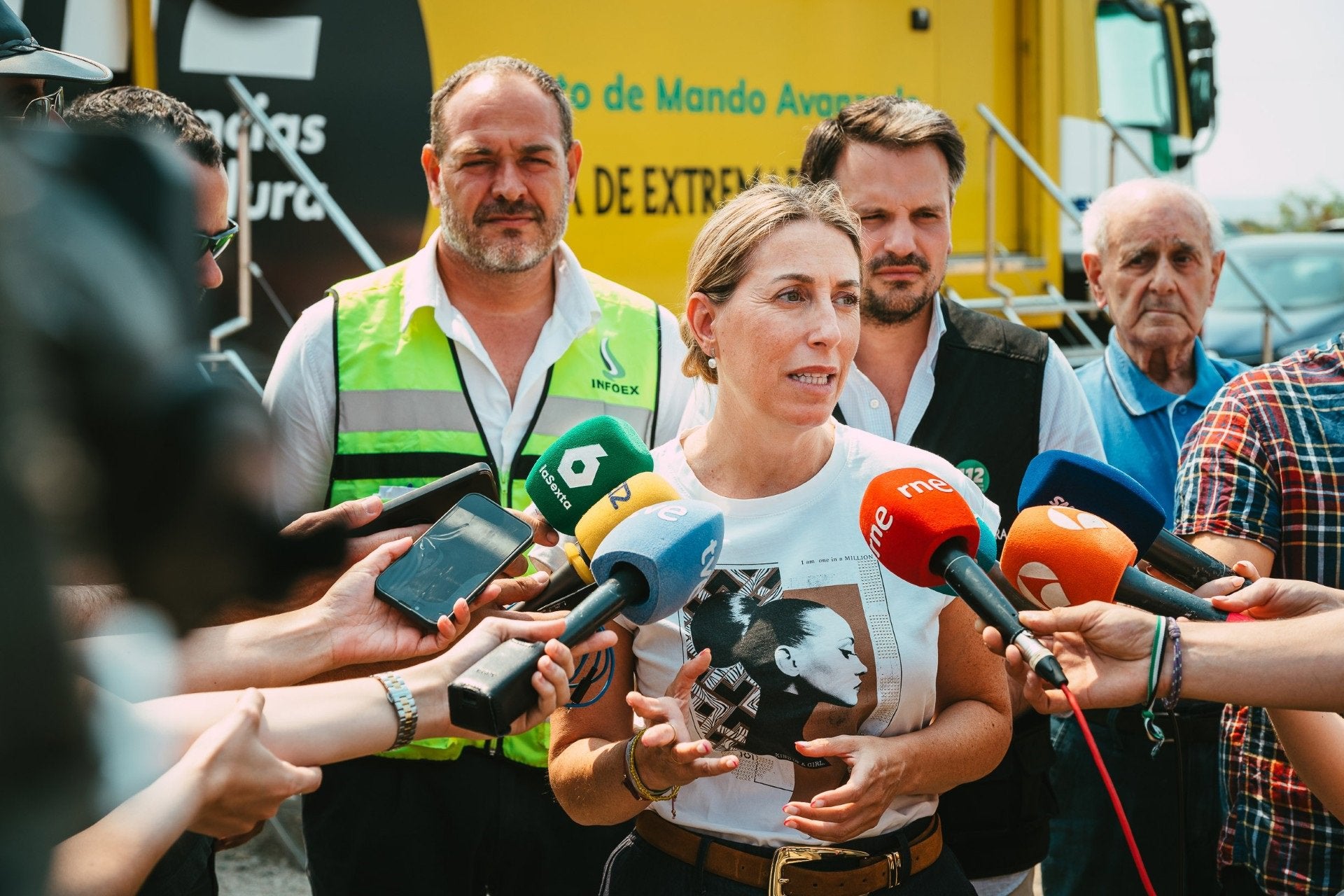 El Consejo de Gobierno de la Junta de Extremadura se reúne este viernes en Hervás para abordar medidas frente a los incendios El Consejo de Gobierno de la Junta de Extremadura se reúne este viernes en Hervás para abordar medidas frente a los incendios