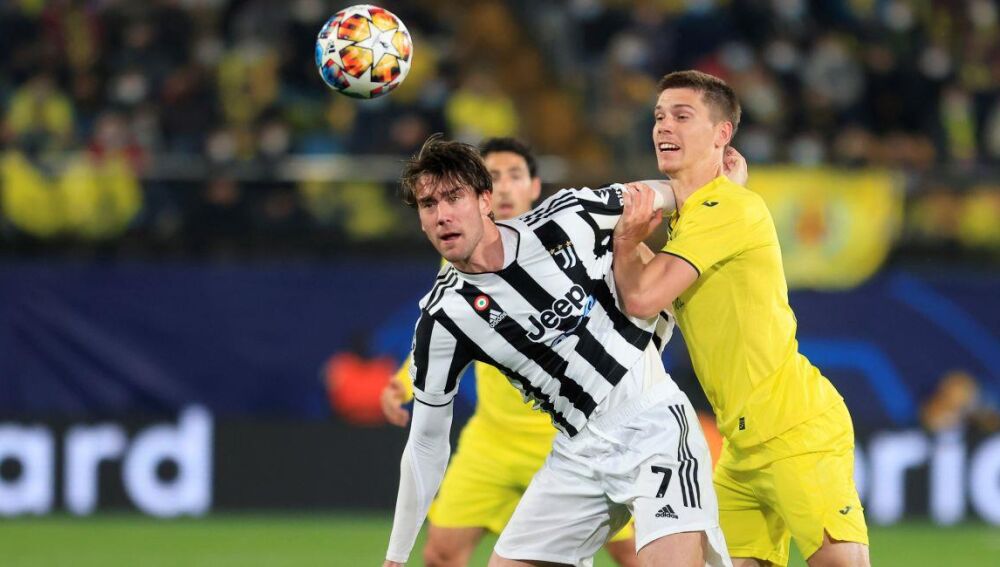 Foyth ante Vlahovic en un Juve- Villarreal