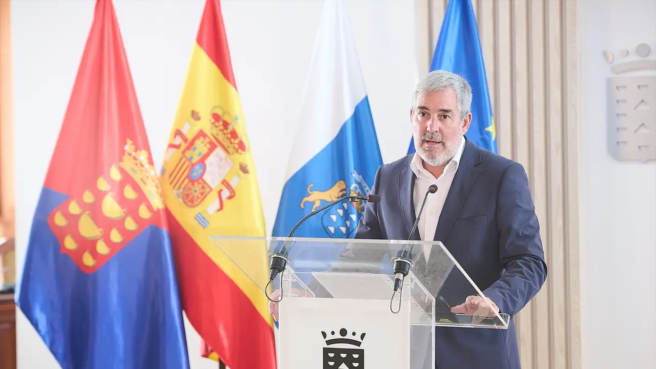 Fernando Clavijo, presidente de Canarias: "Ni el Gobierno, ni las comunidades han querido acoger a los menores"
