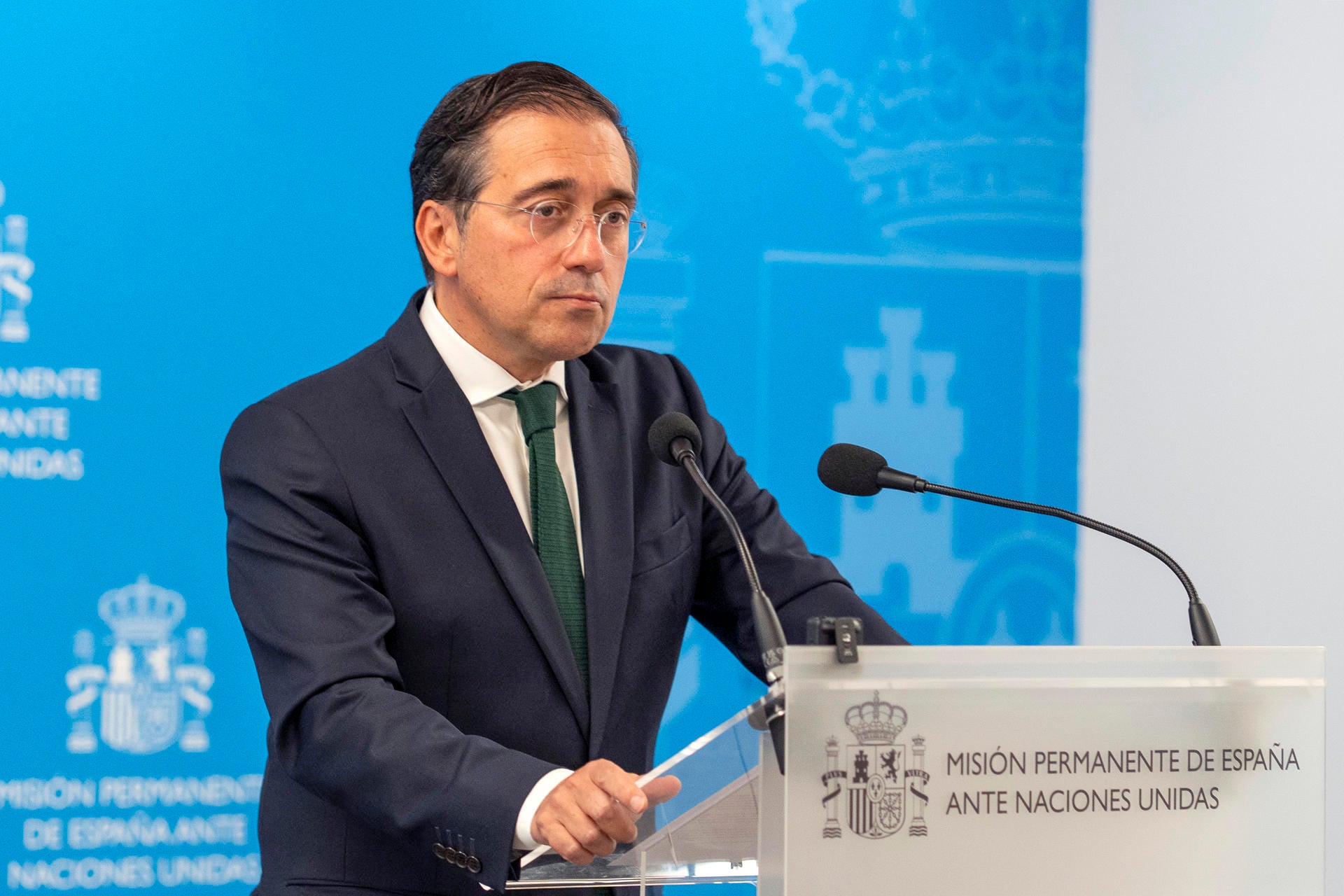 Albares anuncia que 21 españoles de la Flotilla vuelan ya desde Israel a España Albares anuncia que 21 españoles de la Flotilla vuelan ya desde Israel a España