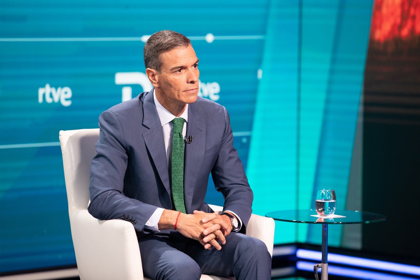 VOTA ¿Cree que si Sánchez acusa a los jueces de hacer política debería dar sus nombres? VOTA ¿Cree que si Sánchez acusa a los jueces de hacer política debería dar sus nombres?