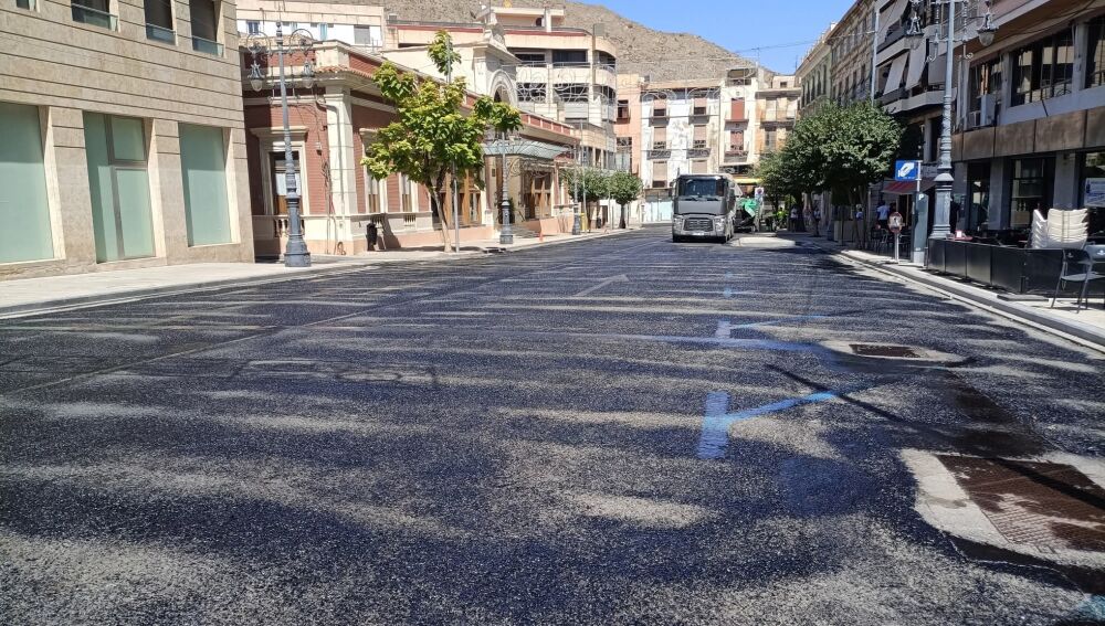 Las obras de asfaltado en la Orihuela ciudad finalizarán en los próximos días para comenzar en pedanías y costa del municipio