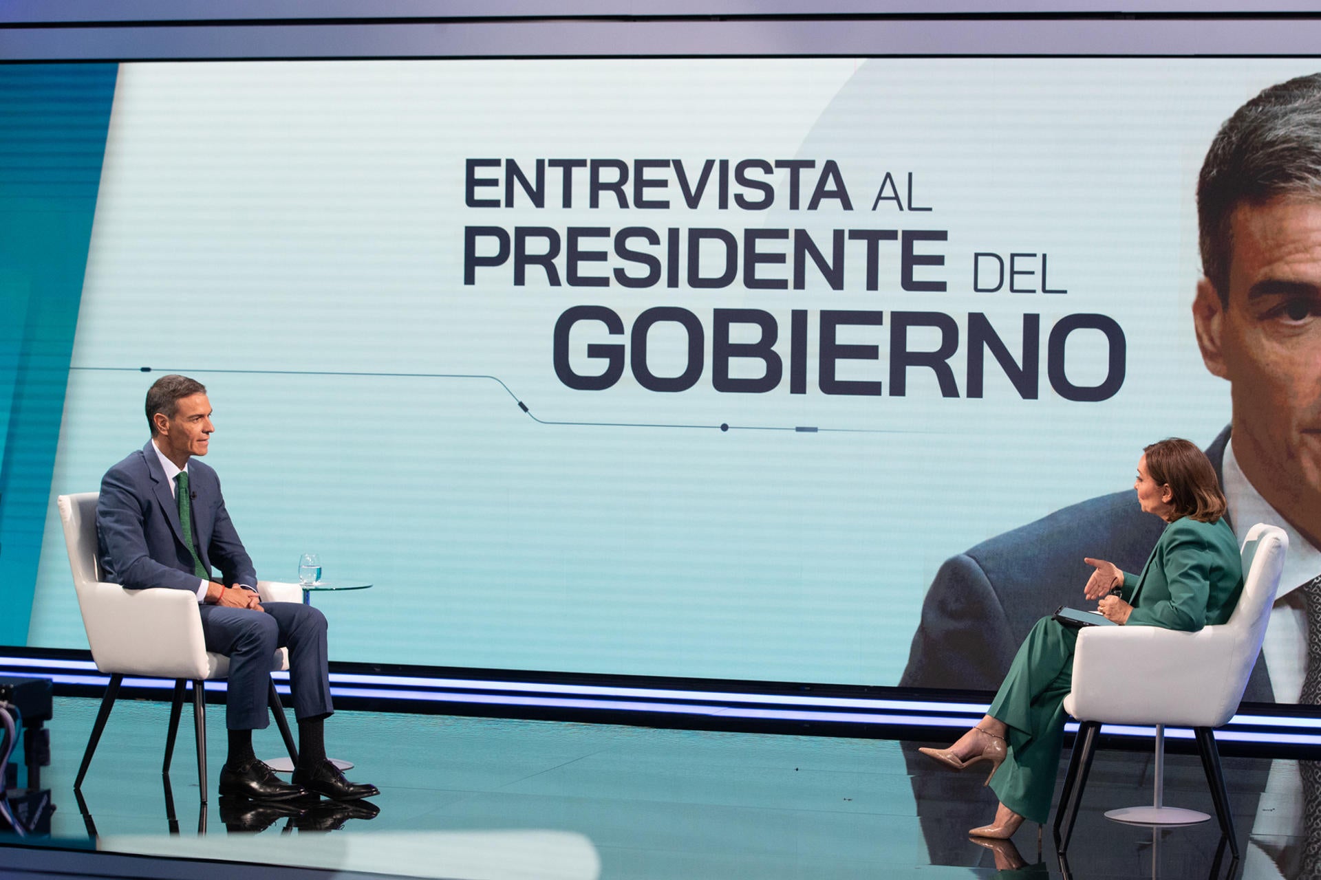 Tertulia: Sánchez empieza a tomar un cariz trumpista Tertulia: Sánchez empieza a tomar un cariz trumpista