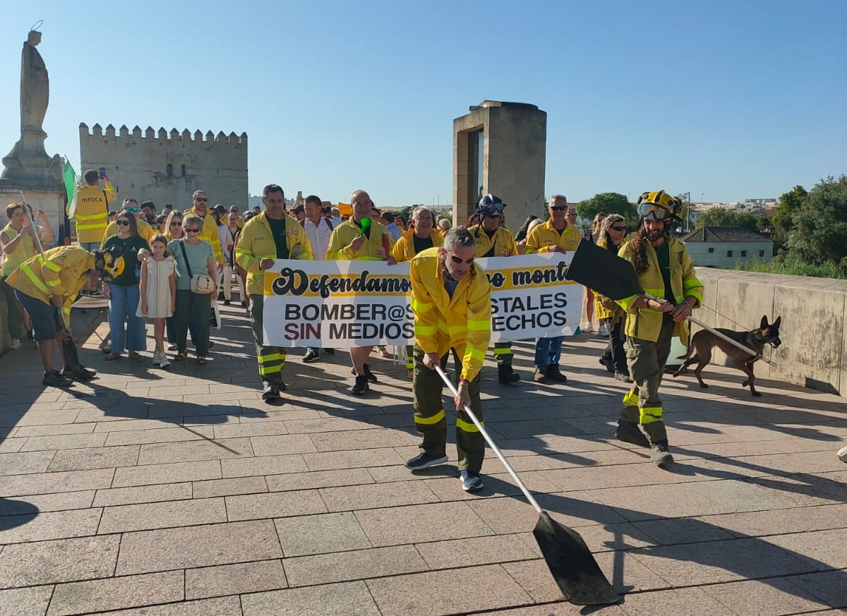 Las reivindicaciones no atendidas de los bomberos del INFOCA Las reivindicaciones no atendidas de los bomberos del INFOCA