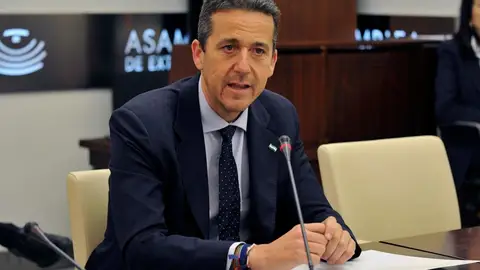 Víctor Píriz renuncia como secretario general de Economía de la Junta para incorporarse a una empresa privada en Madrid Víctor Píriz renuncia como secretario general de Economía de la Junta para incorporarse a una empresa privada en Madrid