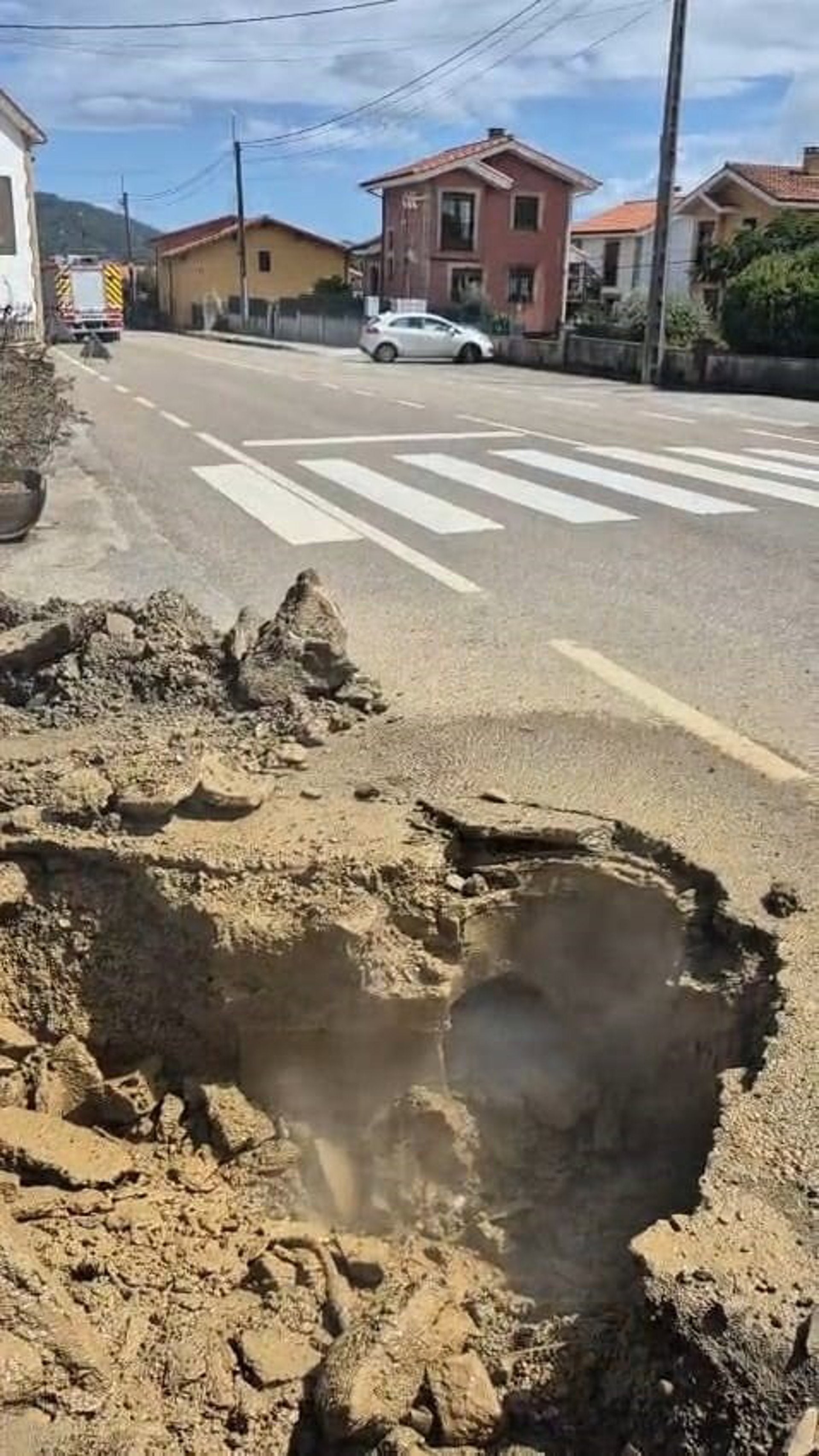 La rotura de una tubería de gas por obras en Castillo obliga a confinar a los vecinos La rotura de una tubería de gas por obras en Castillo obliga a confinar a los vecinos