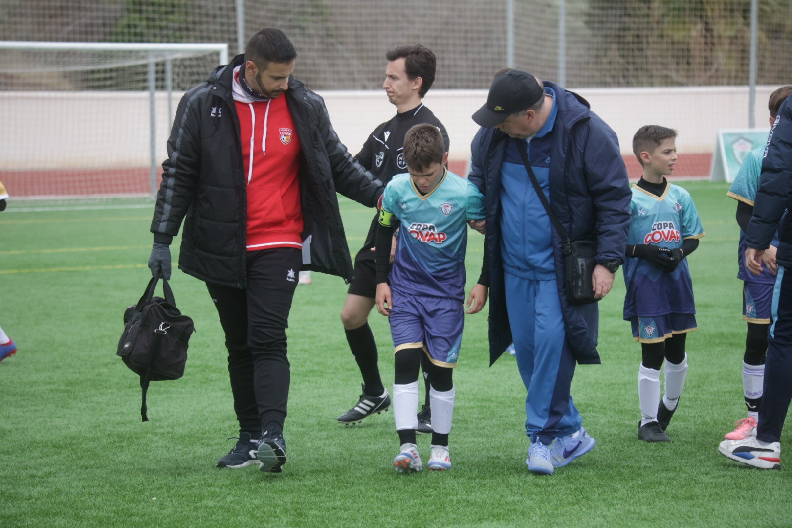Copa COVAP y Podólogos de Andalucía advierten que el 38% de niños y niñas con sobrepeso u obesidad tiene dolores en piernas y pies Copa COVAP y Podólogos de Andalucía advierten que el 38% de niños y niñas con sobrepeso u obesidad tiene dolores en piernas y pies