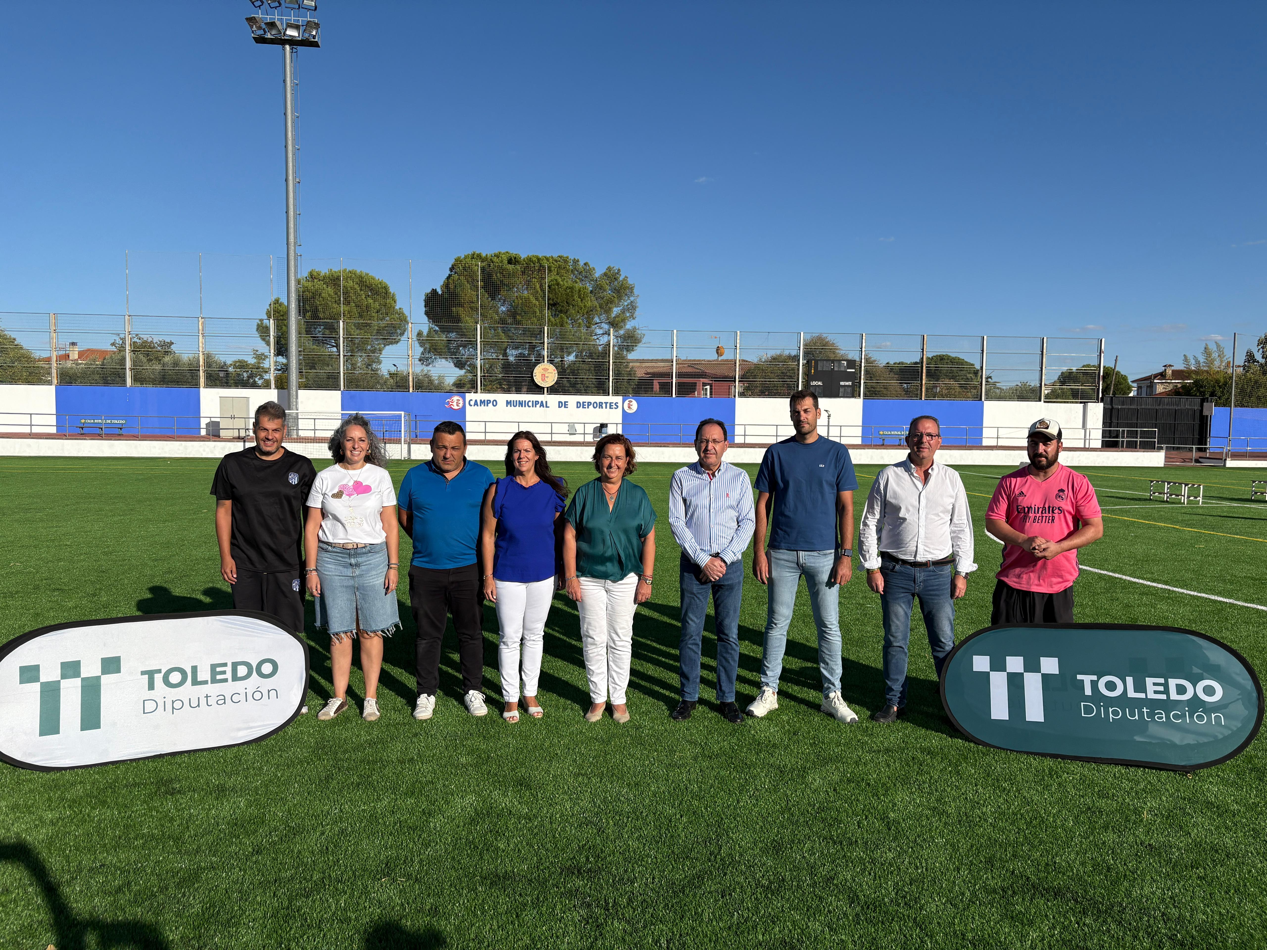 Diputación de Toledo inaugura el nuevo campo de césped de Carranque Diputación de Toledo inaugura el nuevo campo de césped de Carranque