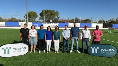 Diputación de Toledo inaugura el nuevo campo de césped de Carranque Diputación de Toledo inaugura el nuevo campo de césped de Carranque