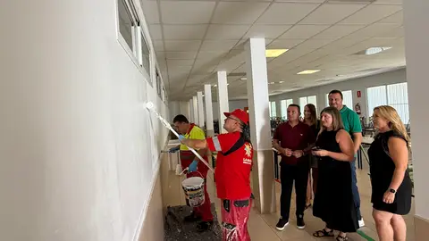 La Nucía invierte 110.000 € en la puesta “a punto” de los centros escolares La Nucía invierte 110.000 € en la puesta “a punto” de los centros escolares