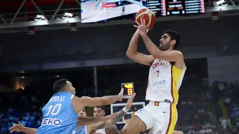Santi Aldama durante el España - Grecia del Eurobasket 2025 Santi Aldama durante el España - Grecia del Eurobasket 2025