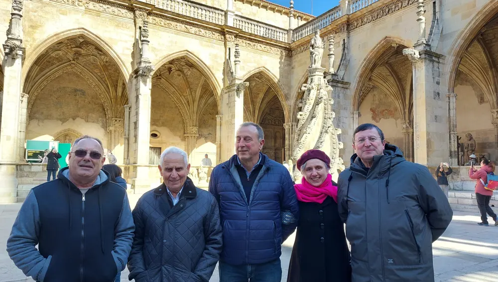 Mónica Álvarez con un grupos de colaboradores en Ceceda Mónica Álvarez con un grupos de colaboradores en Ceceda