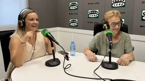Cristina Vaquero y Antonia Petrus, Directora y Presidenta de la Asociación de Familiares del Hospital Asilo Santa Marta. Cristina Vaquero y Antonia Petrus, Directora y Presidenta de la Asociación de Familiares del Hospital Asilo Santa Marta.