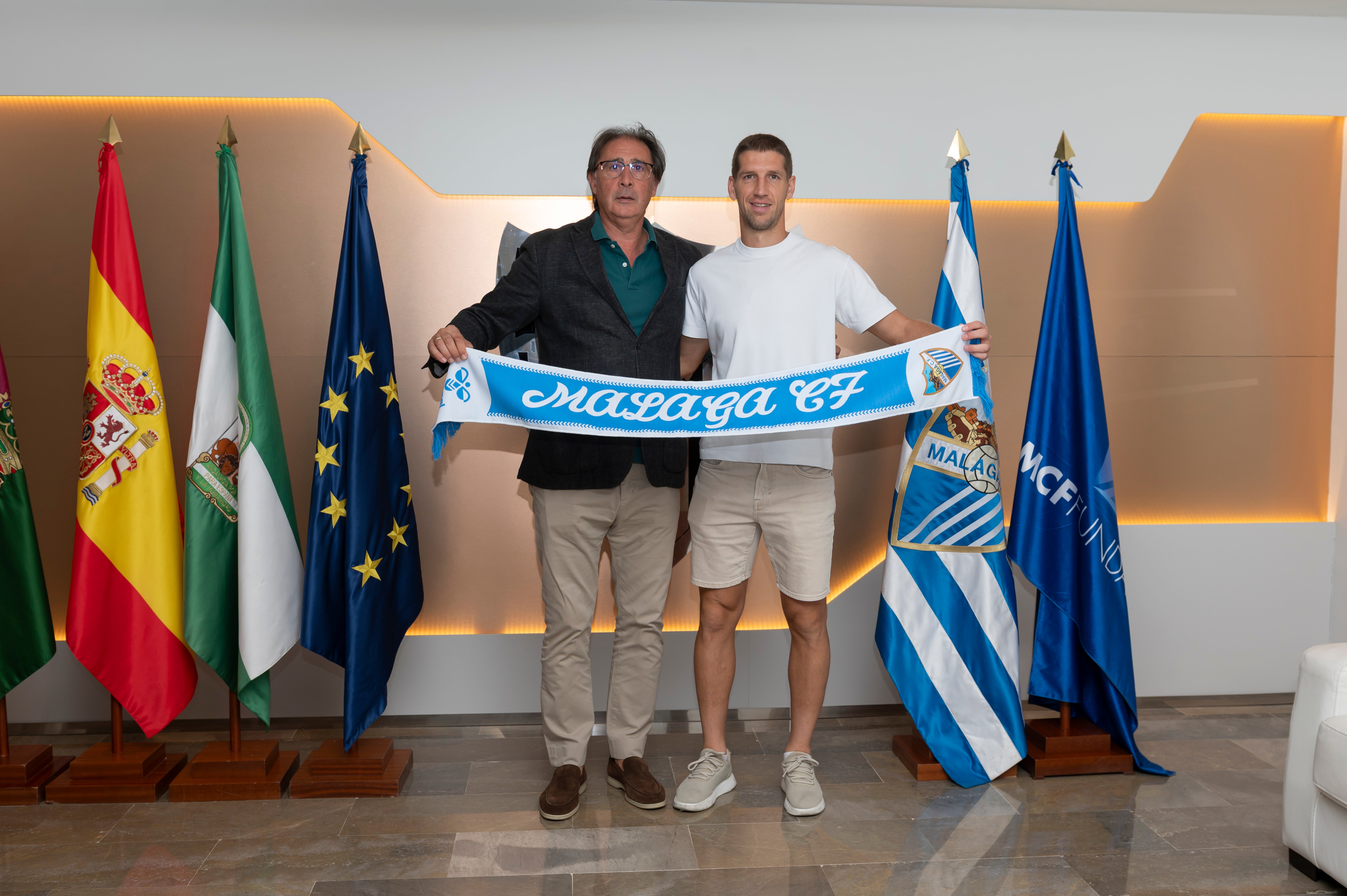 Loren Juarros: "Estoy satisfecho, la plantilla está más completa" Loren Juarros: "Estoy satisfecho, la plantilla está más completa"