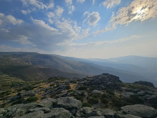 Bomberos de Castilla y León intervenían en un rebrote del fuego de Jarilla ya controlado Bomberos de Castilla y León intervenían en un rebrote del fuego de Jarilla ya controlado