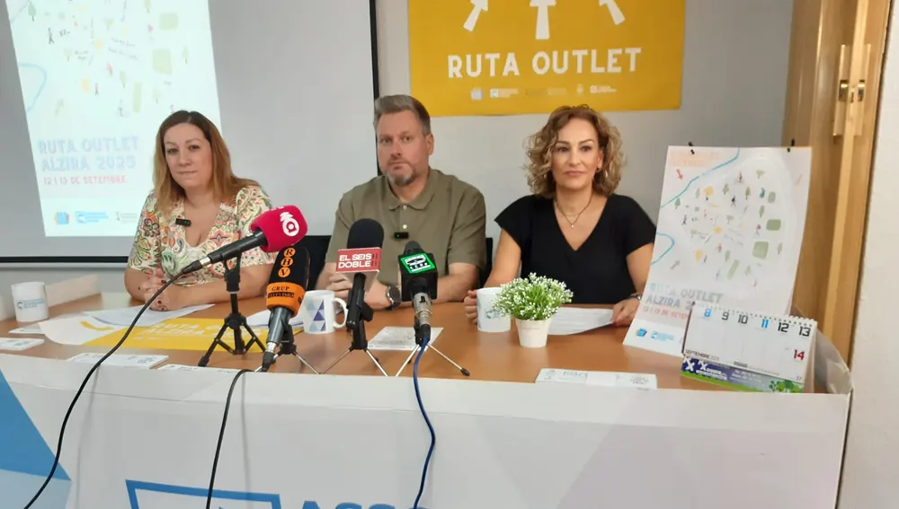 Presentación de la III Ruta del Outlet de la AE Alzira Presentación de la III Ruta del Outlet de la AE Alzira