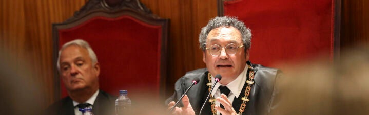 ¿Acierta el fiscal general del Estado acudiendo a la apertura del año judicial dada su imputación?