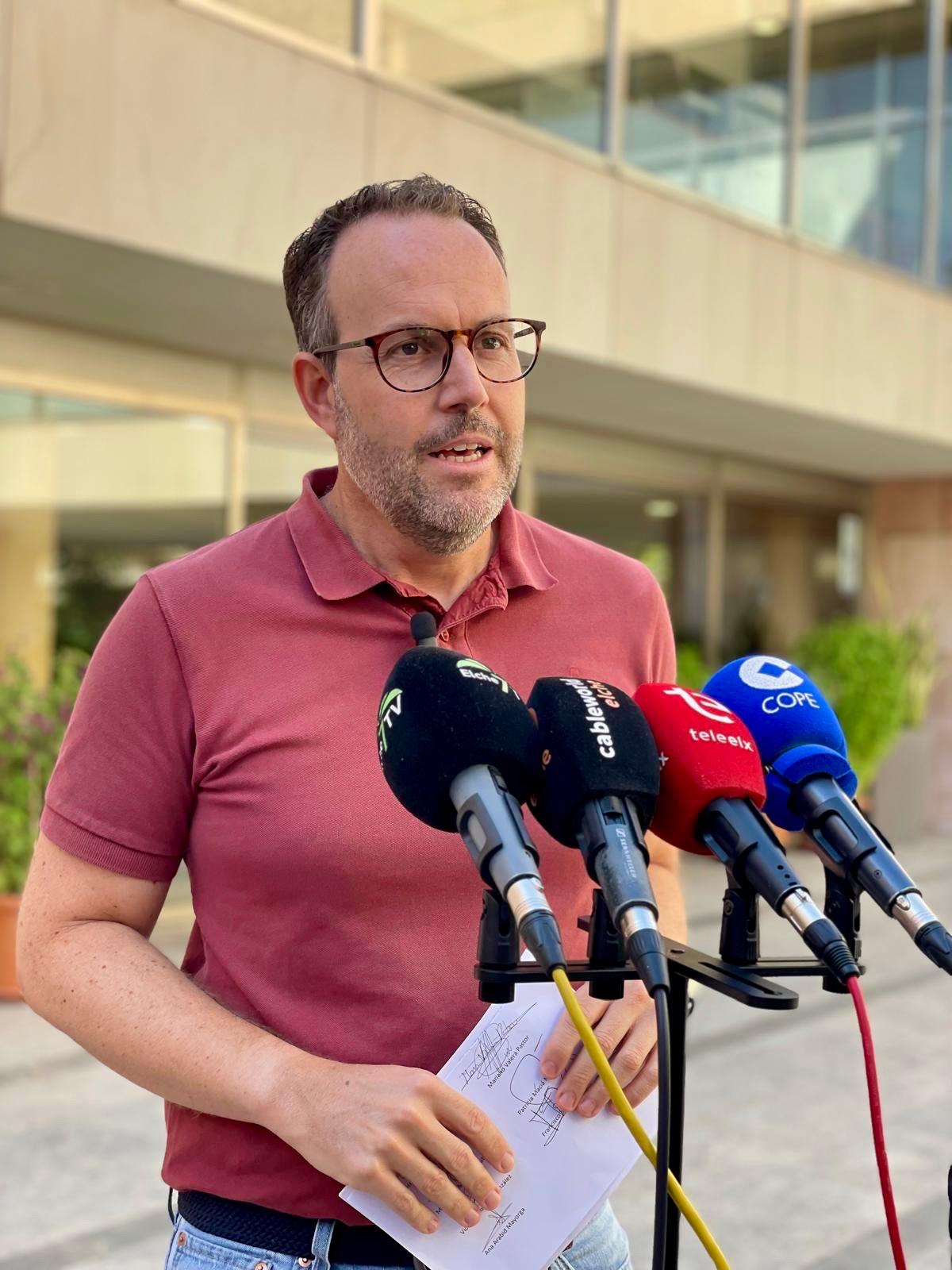 El PSOE de Elche fuerza un pleno extraordinario sobre el tranvía tras concretar el alcalde que no se va a construir esta legislatura El PSOE de Elche fuerza un pleno extraordinario sobre el tranvía tras concretar el alcalde que no se va a construir esta legislatura