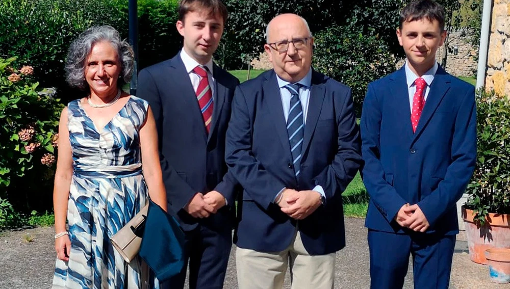 Mónica Álvarez con su familia Mónica Álvarez con su familia