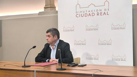 Luis Alberto Marín, durante la rueda de prensa que ha ofrecido en la Diputación de Ciudad Real Luis Alberto Marín, durante la rueda de prensa que ha ofrecido en la Diputación de Ciudad Real