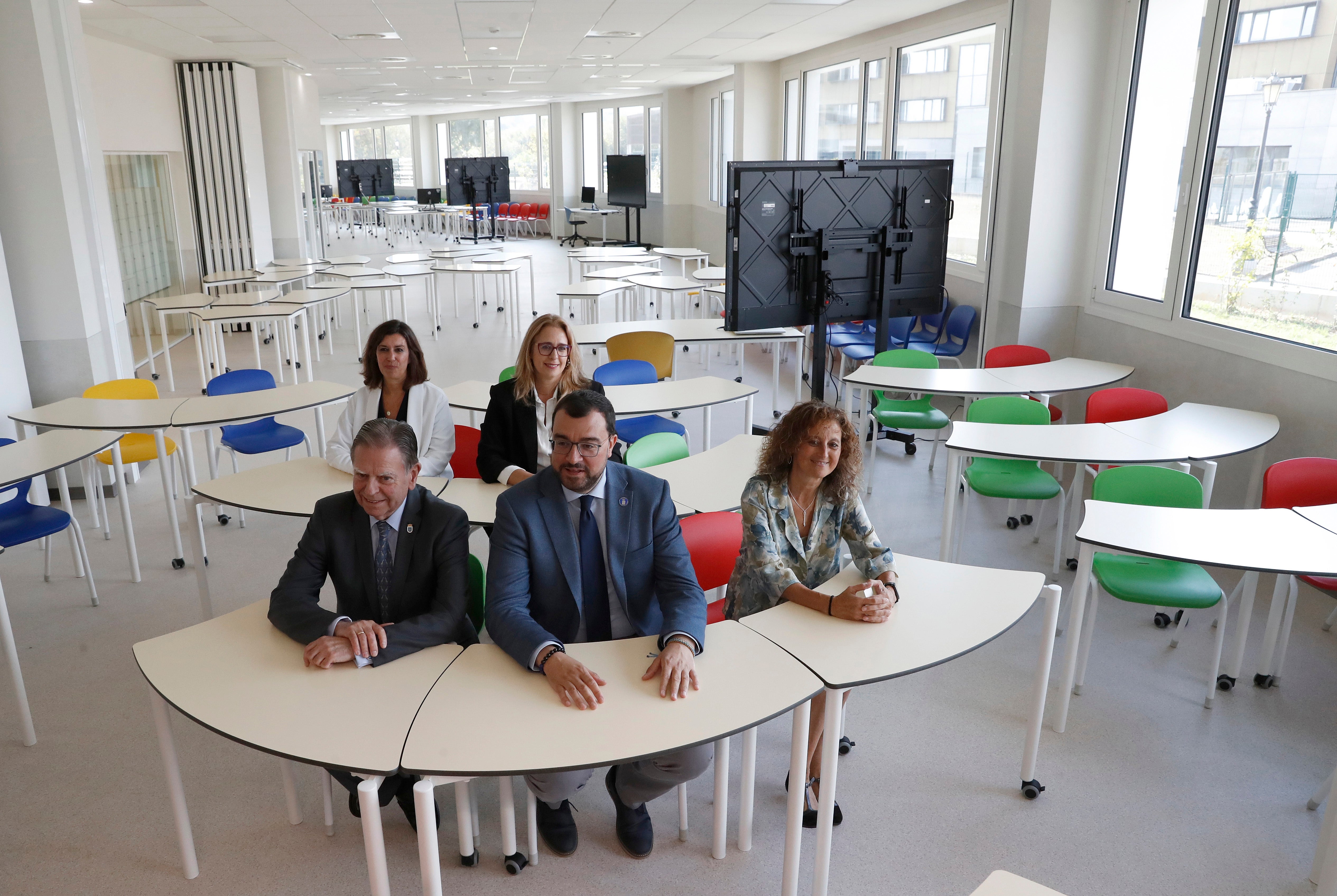 Inaugurado el IES Margaritas Salas de Oviedo Inaugurado el IES Margaritas Salas de Oviedo