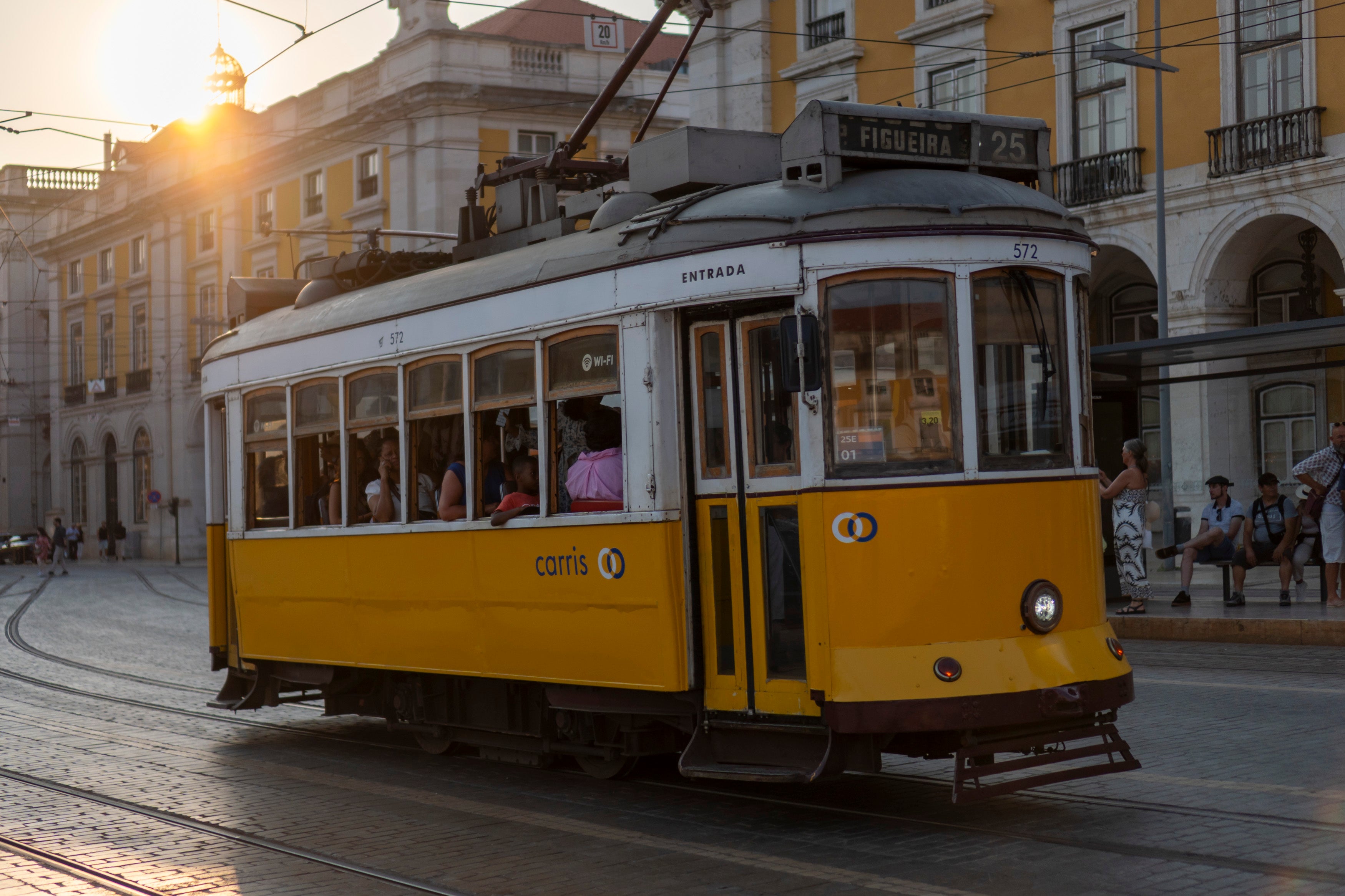 Por qué seguimos usando funiculares como el que acaba de descarrilar en Lisboa Por qué seguimos usando funiculares como el que acaba de descarrilar en Lisboa