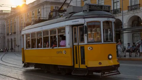 Un tranvía de Lisboa se ve cerca de la Plaza del Comercio en Lisboa, Portugal, el 22 de agosto de 2025 Un tranvía de Lisboa se ve cerca de la Plaza del Comercio en Lisboa, Portugal, el 22 de agosto de 2025