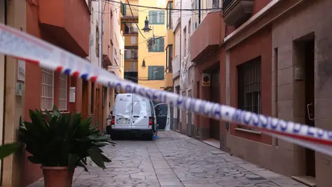 Els Mossos investiguen la mort violenta d’una dona i han detingut un home com a sospitós Els Mossos investiguen la mort violenta d’una dona i han detingut un home com a sospitós