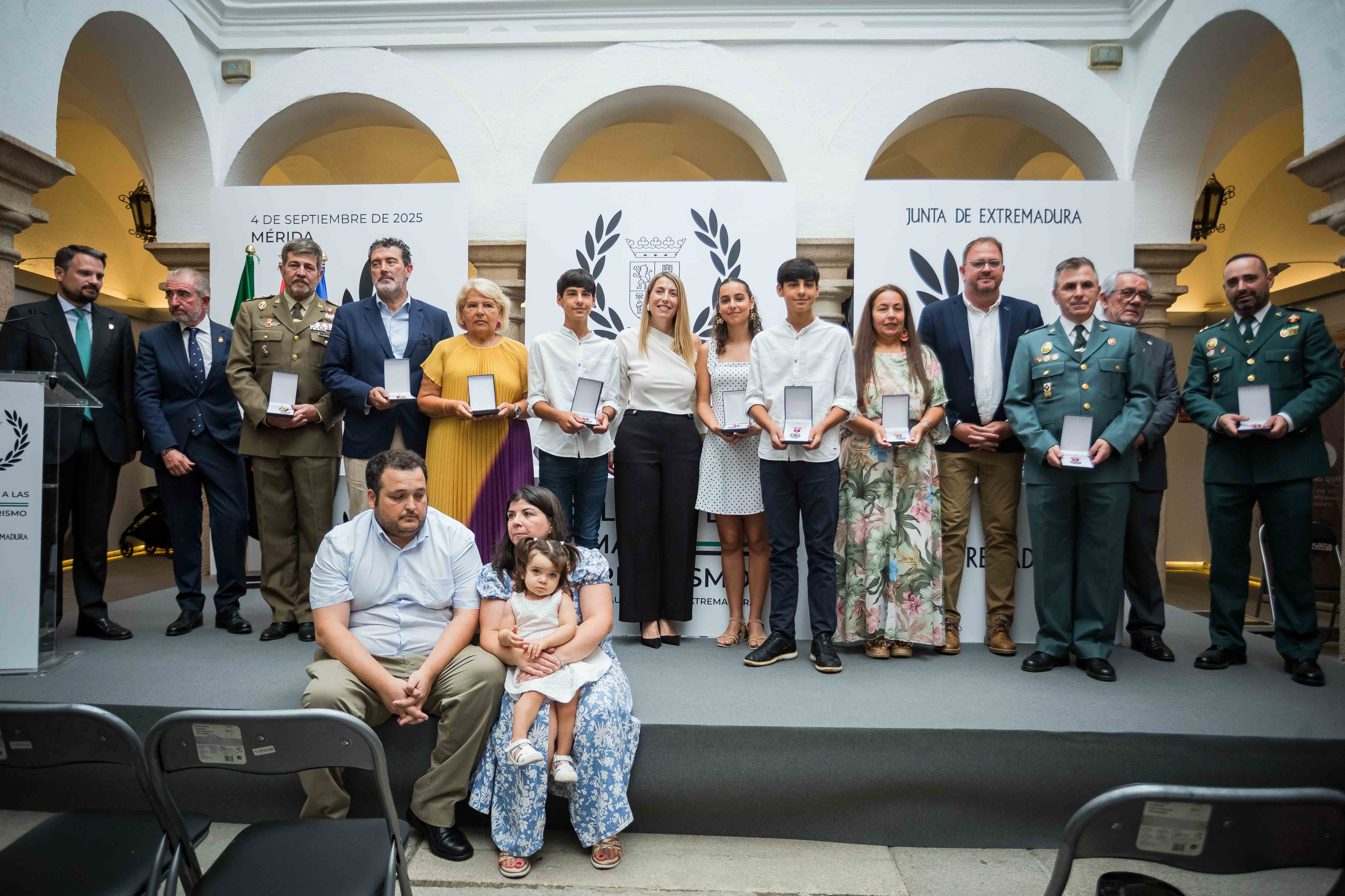 La Junta de Extremadura rinde homenaje a las víctimas del terrorismo La Junta de Extremadura rinde homenaje a las víctimas del terrorismo