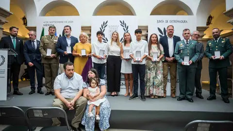 La Junta de Extremadura rinde homenaje a las víctimas del terrorismo La Junta de Extremadura rinde homenaje a las víctimas del terrorismo