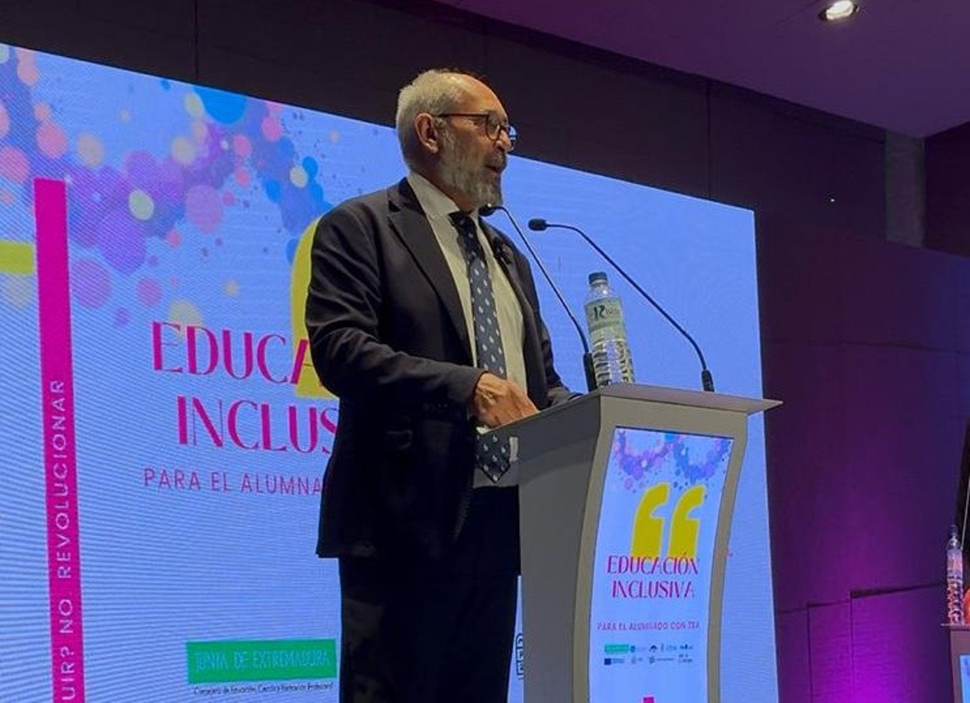 La Junta reafirma su compromiso con el alumnado con autismo y con su inclusión en las aulas La Junta reafirma su compromiso con el alumnado con autismo y con su inclusión en las aulas