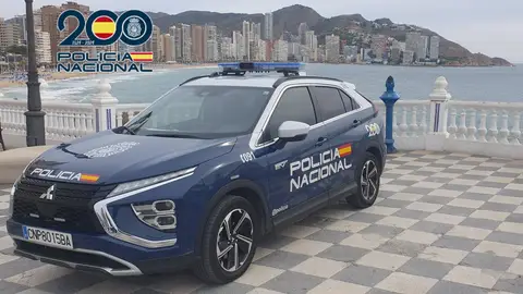 Agentes de la Policía Nacional han detenido en Benidorm a un varón de 36 años sobre el que pesaba una Orden Europea de Detención y Entrega Agentes de la Policía Nacional han detenido en Benidorm a un varón de 36 años sobre el que pesaba una Orden Europea de Detención y Entrega