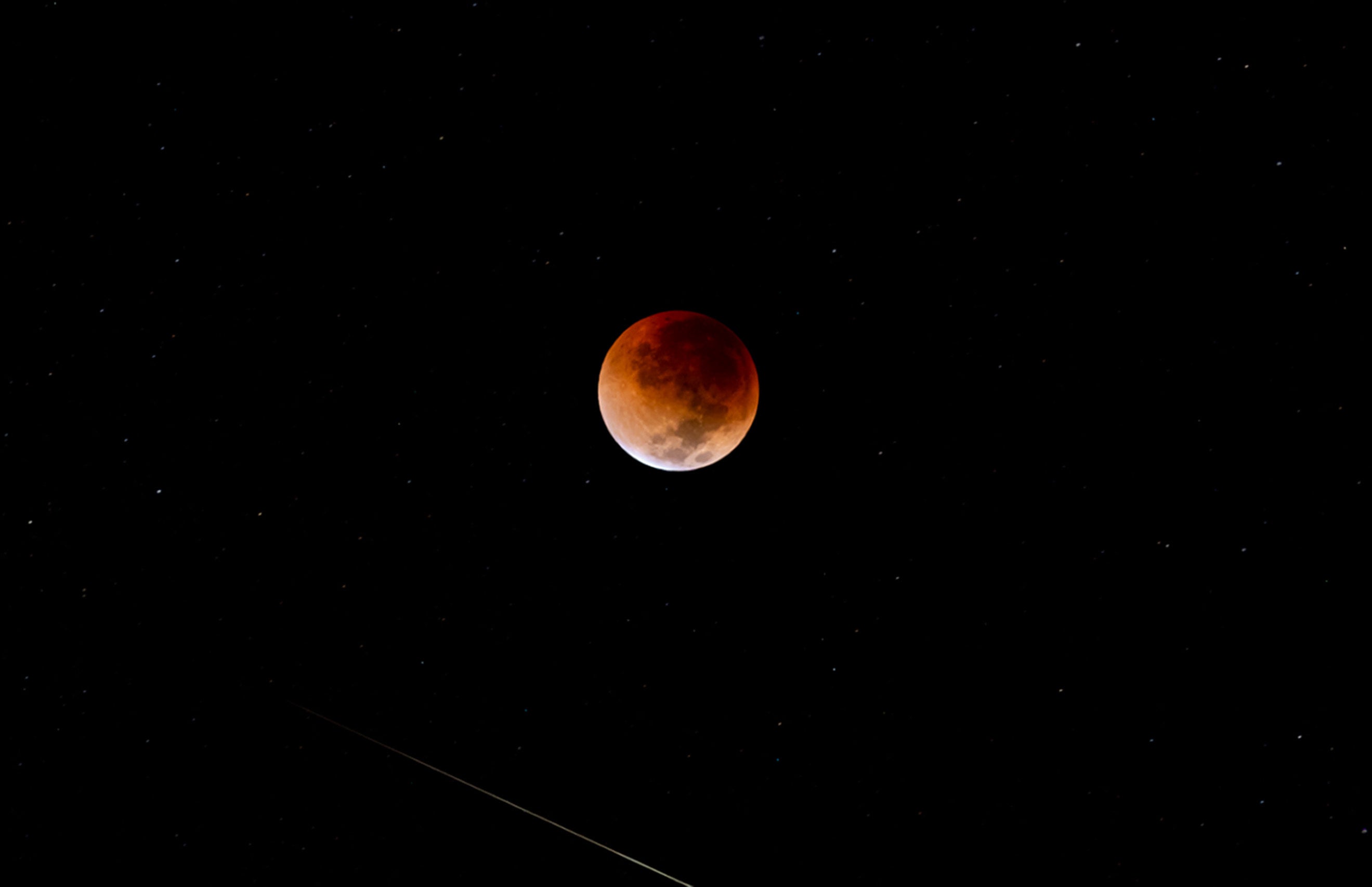Cinco datos curiosos que quizás no conozcas sobre el eclipse lunar total Cinco datos curiosos que quizás no conozcas sobre el eclipse lunar total