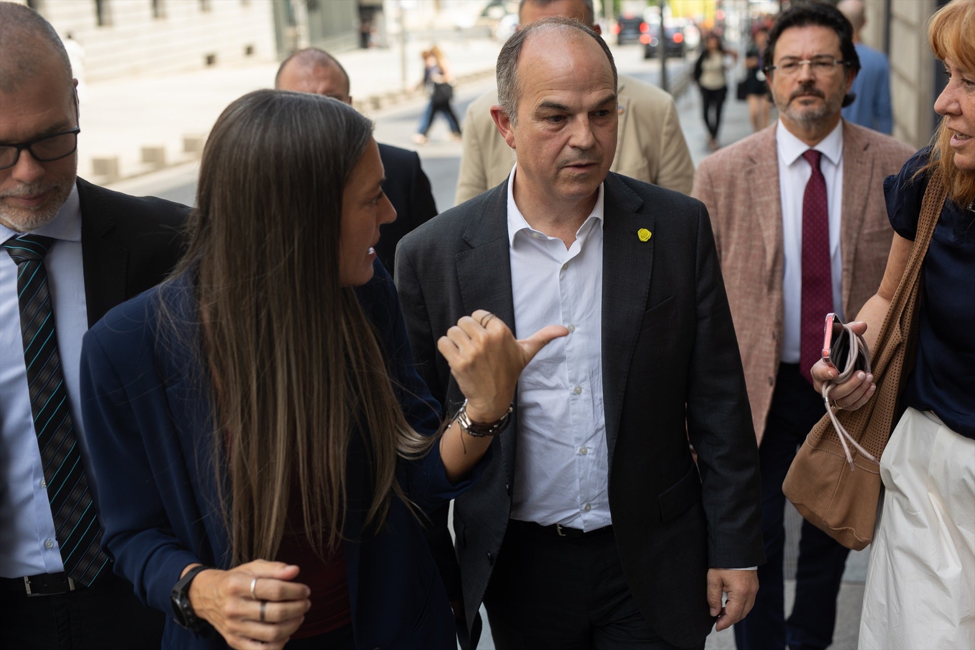 Junts, sobre la reducción de la jornada laboral: "Vemos esta medida como un eslogan, no como un derecho a ganar" Junts, sobre la reducción de la jornada laboral: "Vemos esta medida como un eslogan, no como un derecho a ganar"