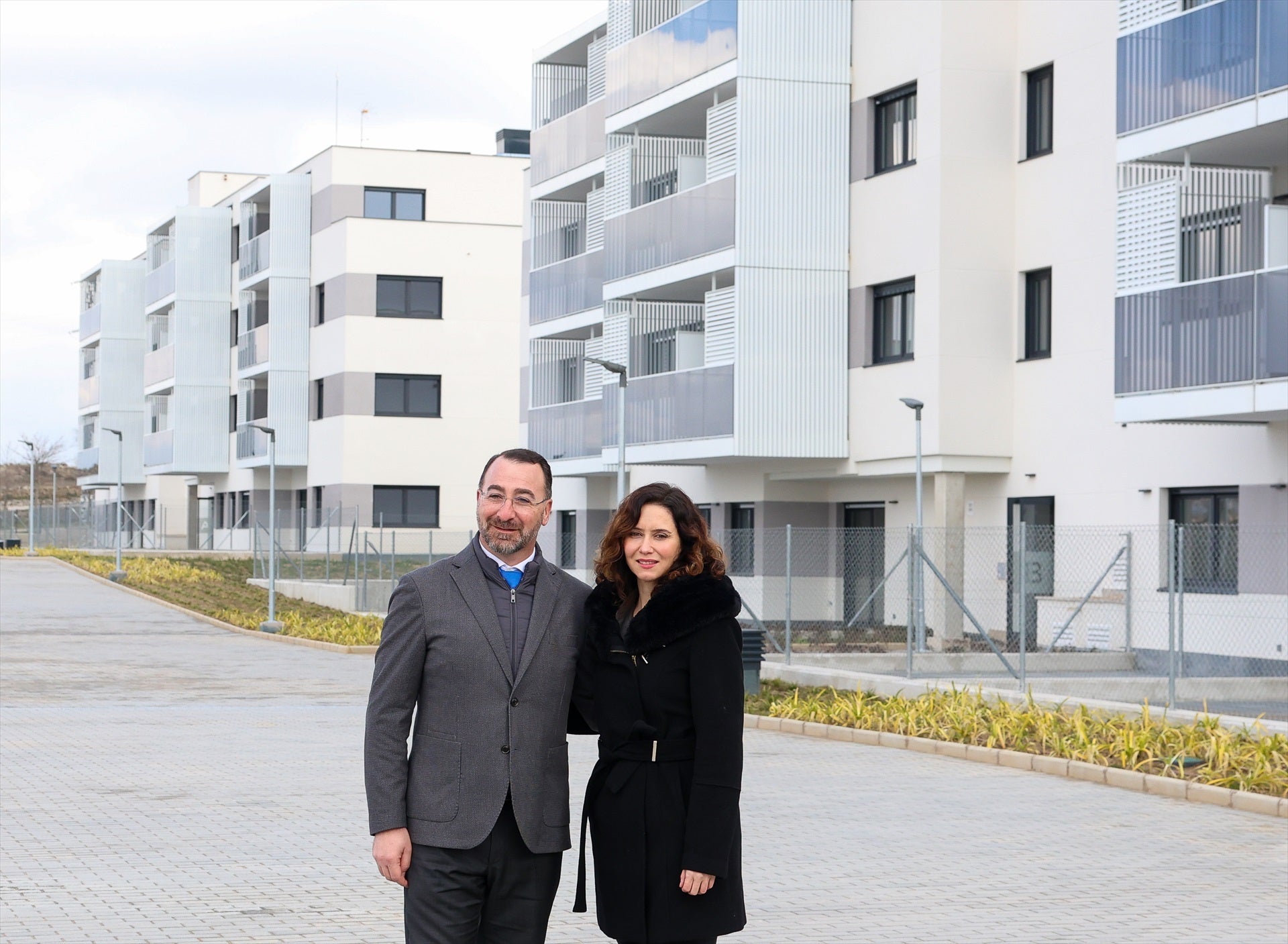 El nuevo plan de vivienda de Ayuso para Madrid: menos trámites, más suelo y cambio en requisitos para la compra El nuevo plan de vivienda de Ayuso para Madrid: menos trámites, más suelo y cambio en requisitos para la compra